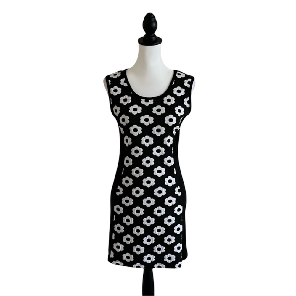Ultra Teeze Dress Black and white